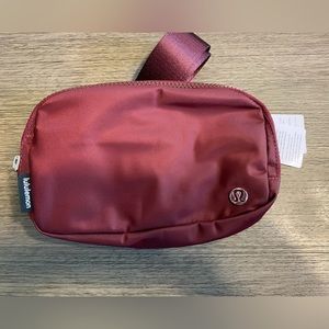 Lululemon Everywhere Belt Bag
